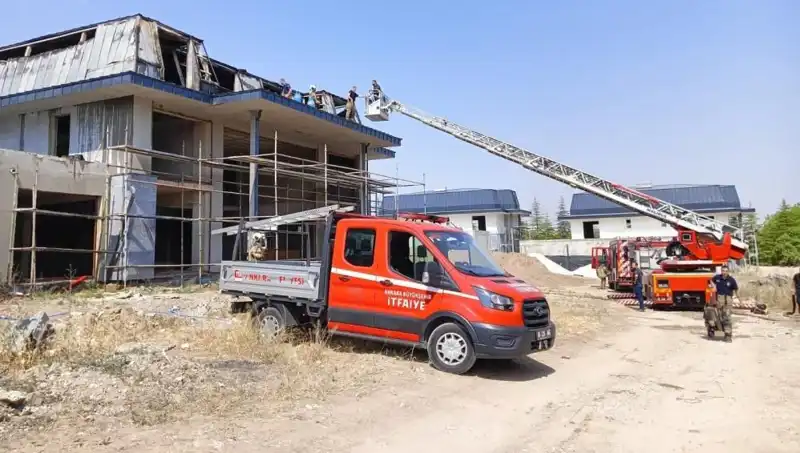 Ankara Gölbaşı'nda Villa Alanında Çıkan Yangın Büyük Panik Yarattı