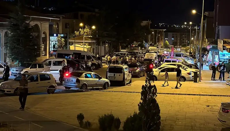 İki Aile Arasında Çıkan Kavgada 1'i Ağır 3 Yaralı