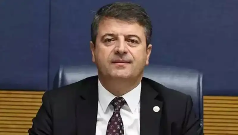 Adıyaman Belediye Başkanı Abdurrahman Tutdere Görevine İade Edildi: Neler Oluyor?