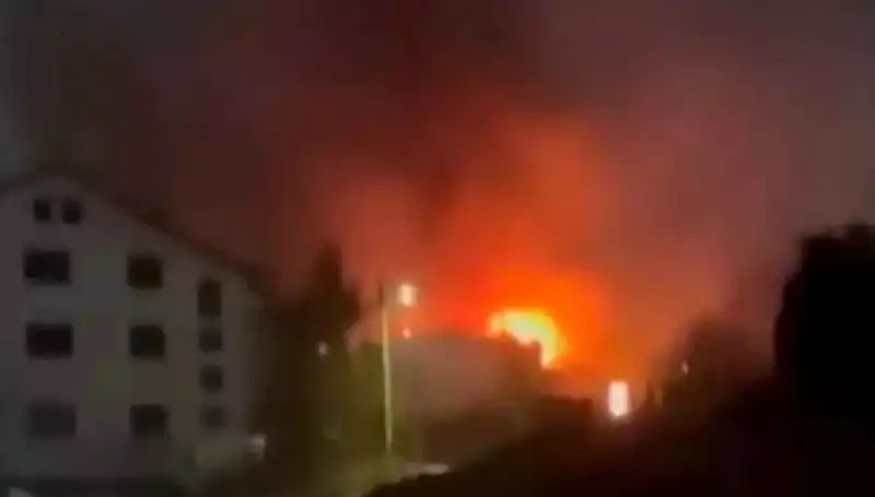 Gece Kulübü Yangınında 53 Kişinin Yaşamını Yitirmesi: Olayın Sebepleri ve Sonuçları