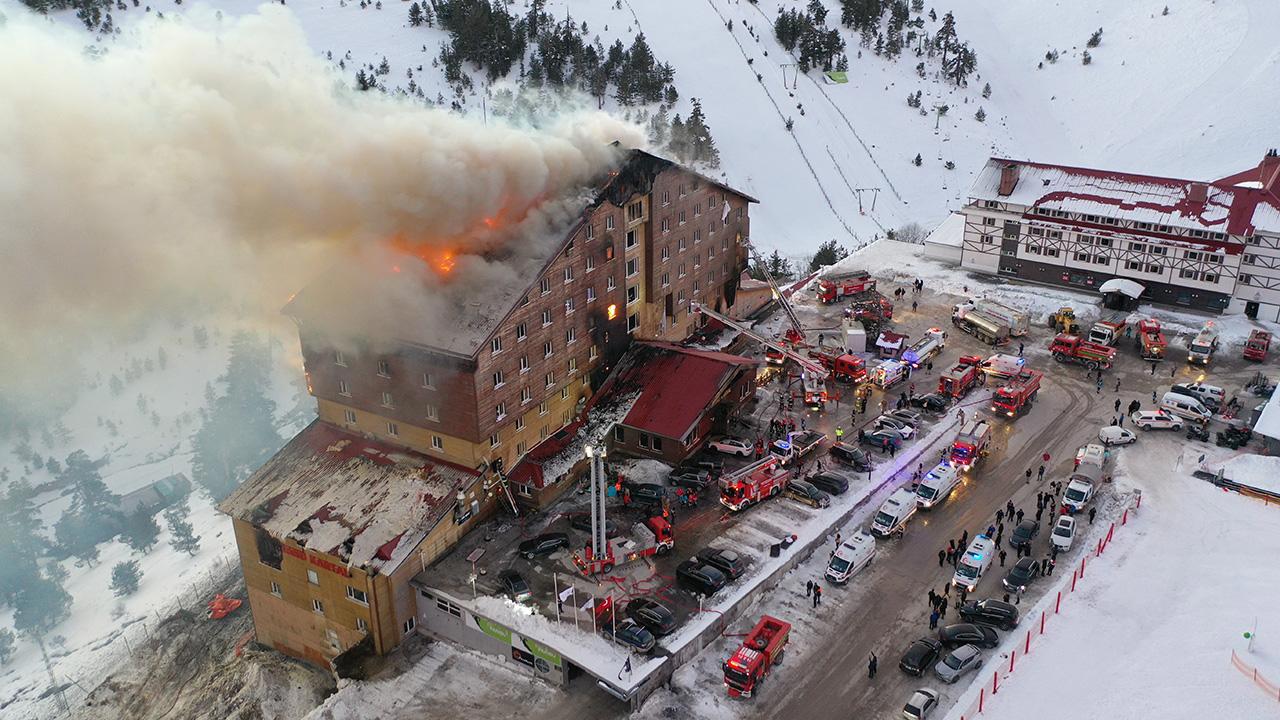 Kartalkaya Kayak Merkezi'nde Otellerde Çıkan Yangında 10 Ölü, 32 Yaralı
