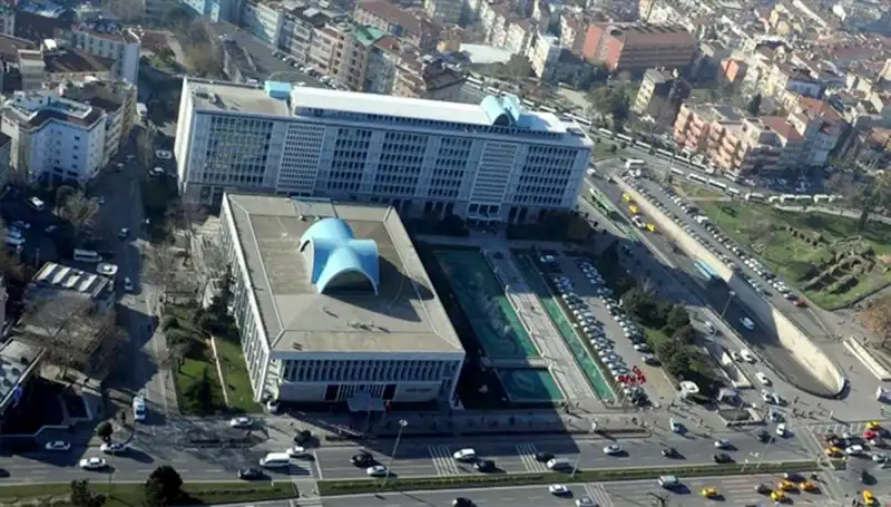 İBB Başkanlığı'na Vekalet Edecek İsim Açıklandı: İşte Detaylar!