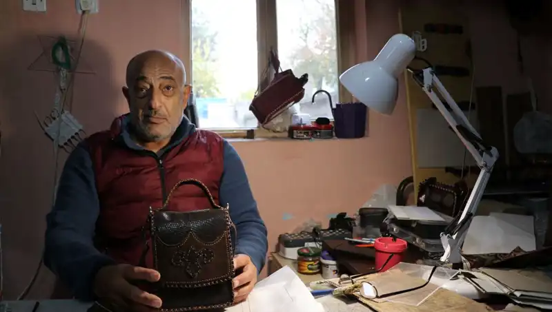 58 Yaşındaki Depremzede Kadın, El Emeğiyle Yeni Bir Hayat Kuruyor
