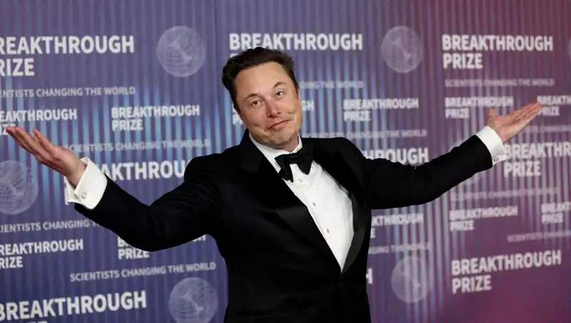 Elon Musk, X'te Yeni Mesajlaşma Özelliği ile Flört Dönemi Başlatıyor